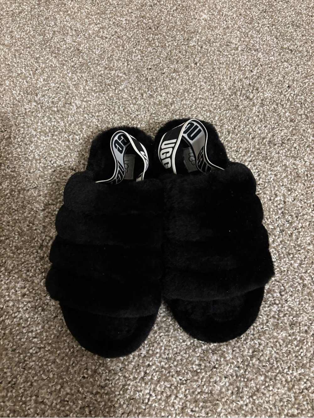 UGG Women’s Black Fluff Slide with Branded Heel Strap